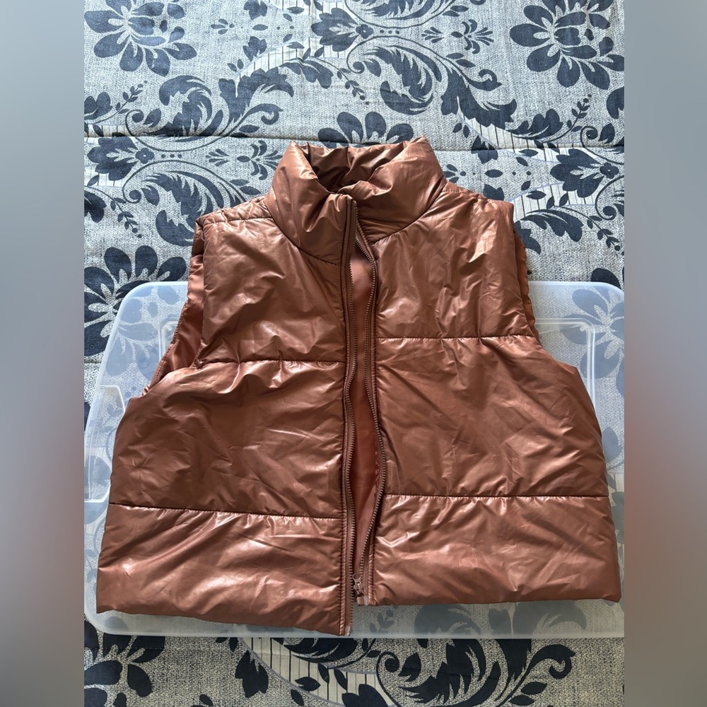 SHEIN mini puff vest